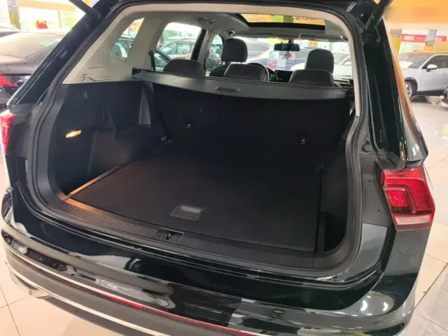 Volkswagen Tiguan L — Фото автомобиля 18