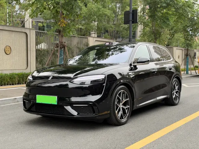 Фотография автомобиля — Aito M6