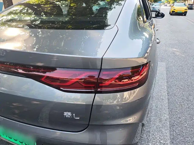 BYD Qin L — Фото автомобиля 7