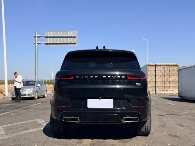 Land Rover Range Rover Sport — Фото автомобиля 13
