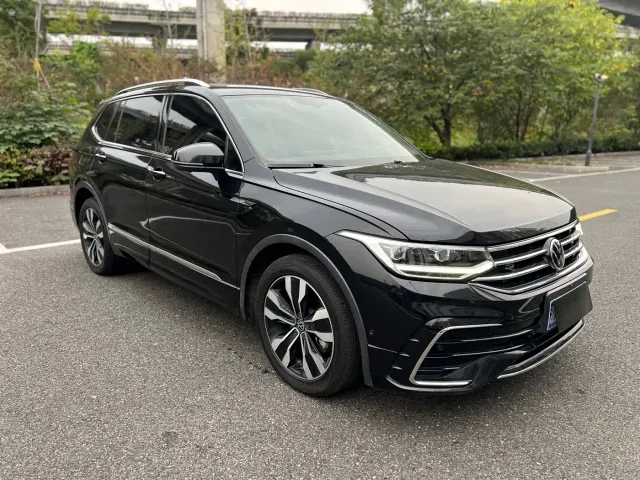 Volkswagen Tiguan L — Фото автомобиля 3