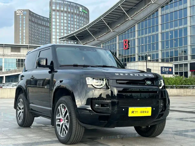 Land Rover Defender — Фото автомобиля 3