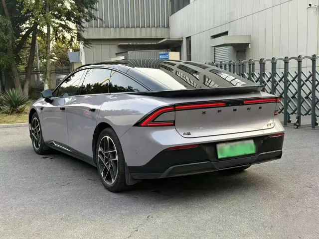Xpeng P7+ — Фото автомобиля 4