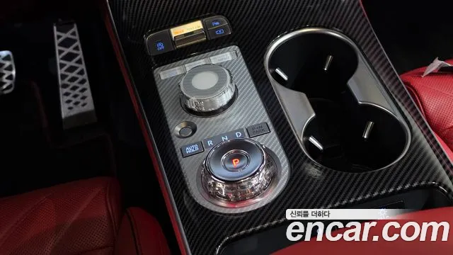 Genesis GV70 — Фото автомобиля 9