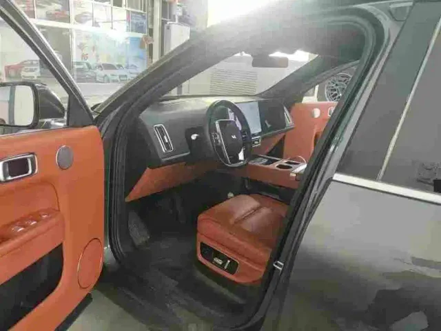 Li Auto L8 — Фото автомобиля 5