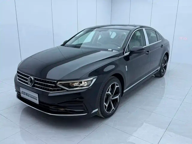Фотография автомобиля — Volkswagen Magotan