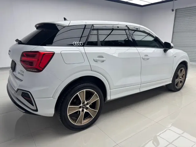 Audi Q2L — Фото автомобиля 6