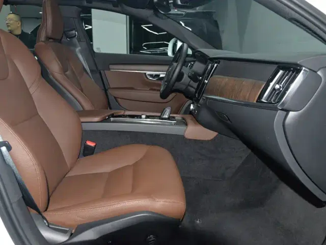 Volvo V90 — Фото автомобиля 19
