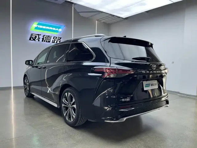 Toyota Granvia — Фото автомобиля 9