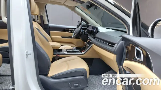 Kia Carnival Generation 4 — Фото автомобиля 16