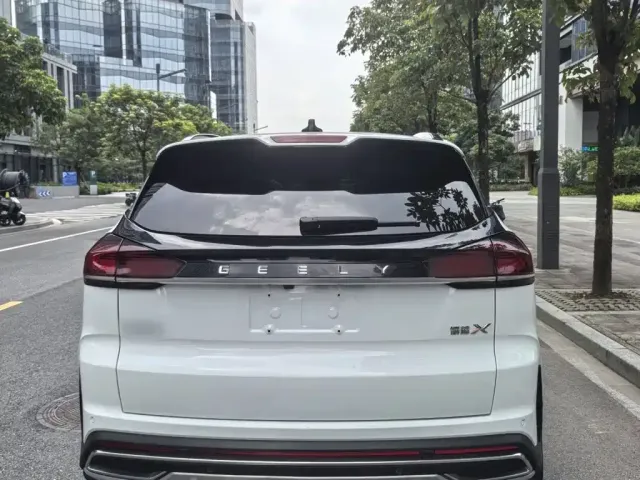 Geely Boyue — Фото автомобиля 22