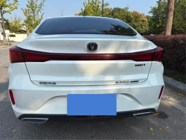 Changan Eado — Фото автомобиля 5
