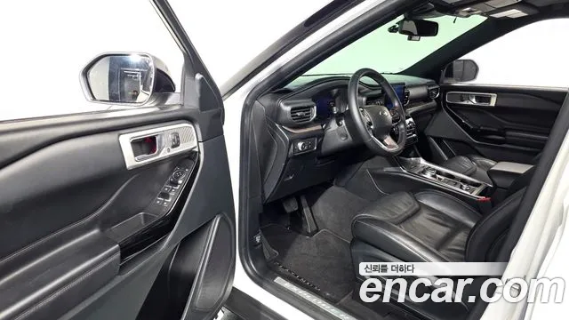 Ford Explorer — Фото автомобиля 15