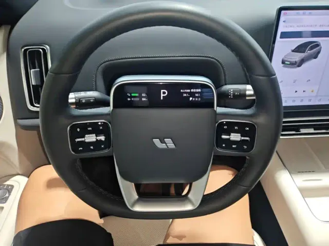 Li Auto L7 — Фото автомобиля 10