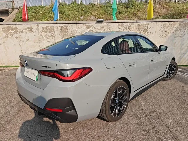 BMW i4 — Фото автомобиля 3