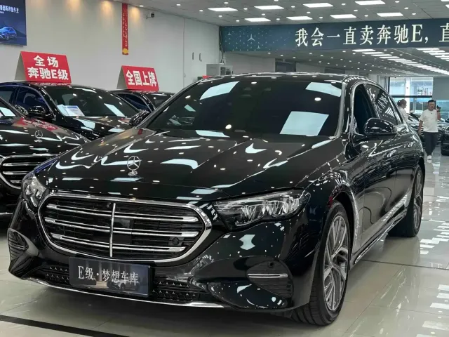 Mercedes-Benz E-Class — Фото автомобиля 2