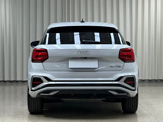 Audi Q2L — Фото автомобиля 6
