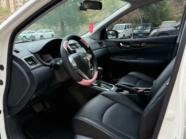 Nissan Tiida — Фото автомобиля 4