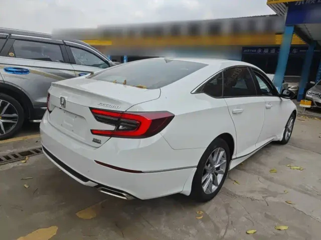 Honda Accord — Фото автомобиля 6