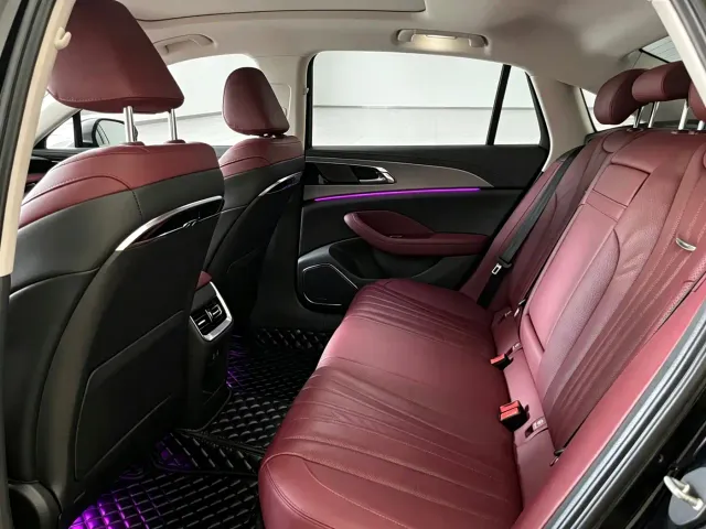 Hongqi H5 — Фото автомобиля 5
