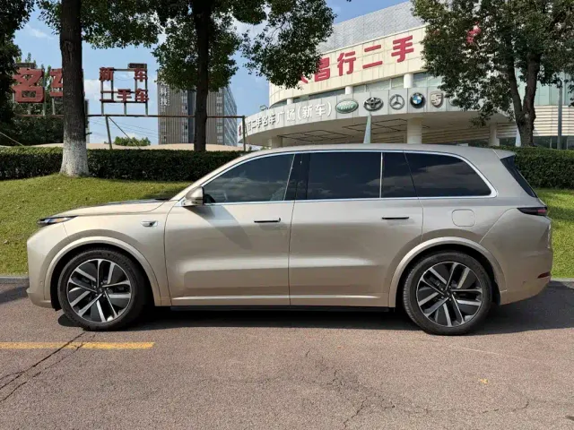 Li Auto L9 — Фото автомобиля 3
