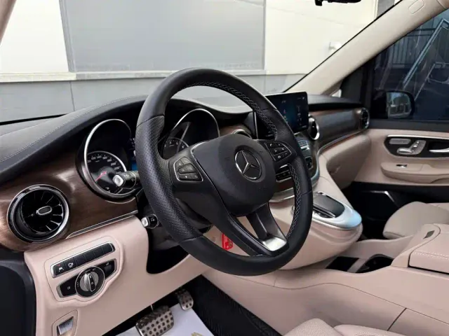 Mercedes-Benz V-Class — Фото автомобиля 19
