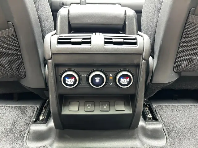 Land Rover Defender — Фото автомобиля 21