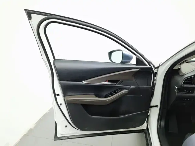 Mazda CX-30 — Фото автомобиля 8