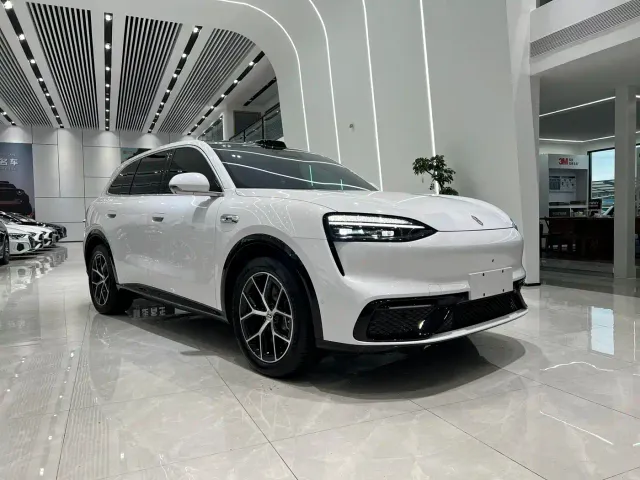 Aito M6 — Фото автомобиля 3