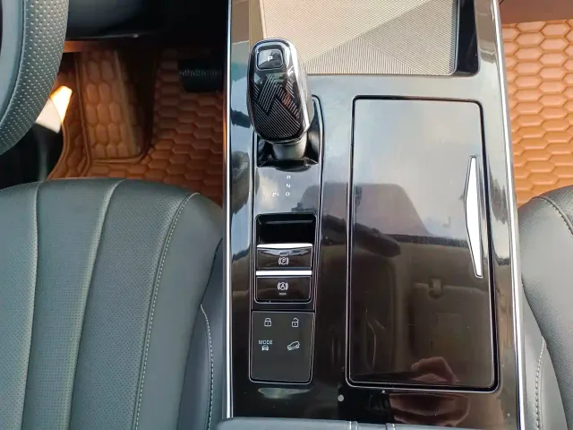 Roewe RX5 Max — Фото автомобиля 9