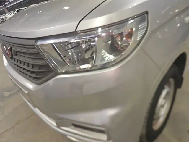 Wuling Hongguang V — Фото автомобиля 23