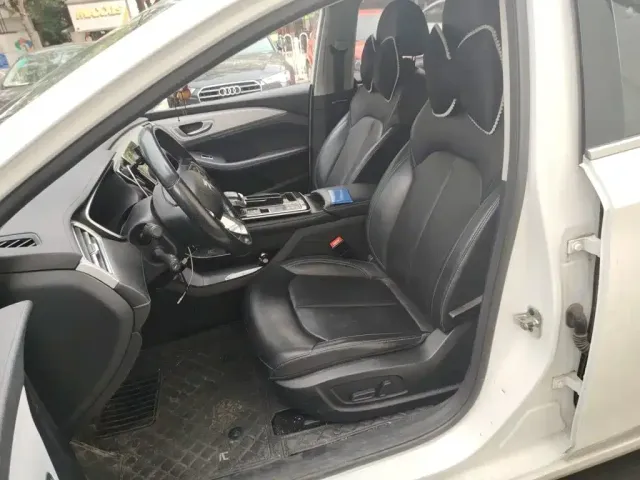 Roewe Feifan ER6 — Фото автомобиля 11