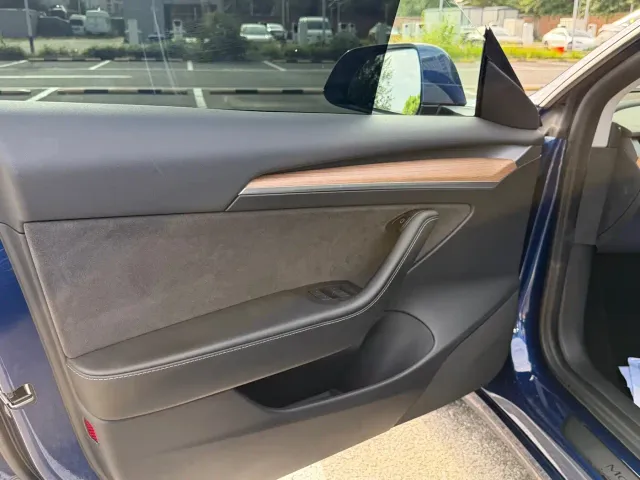 Tesla Model 3 — Фото автомобиля 13