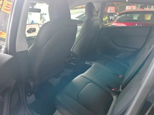 Tesla Model Y — Фото автомобиля 6