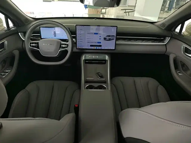 Roewe M7 DMH — Фото автомобиля 9