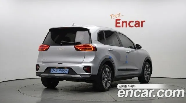 Kia Niro — Фото автомобиля 2