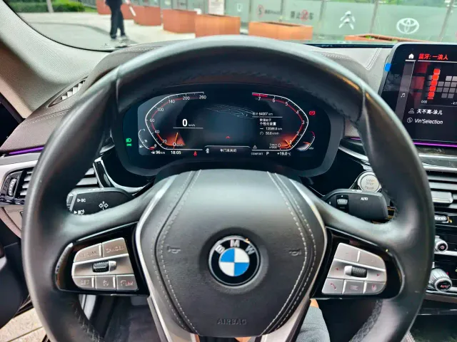 BMW 5 Series — Фото автомобиля 19