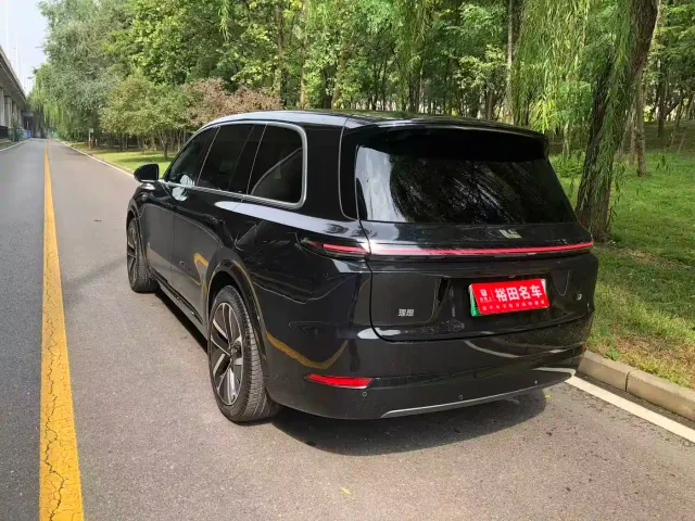 Li Auto L9 — Фото автомобиля 6