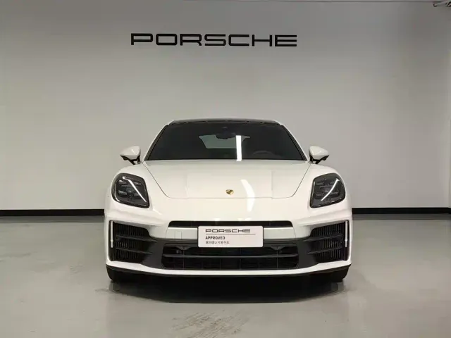 Porsche Panamera — Фото автомобиля 10