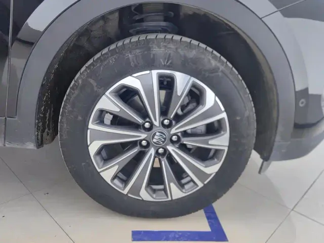 Buick Envision Plus — Фото автомобиля 6