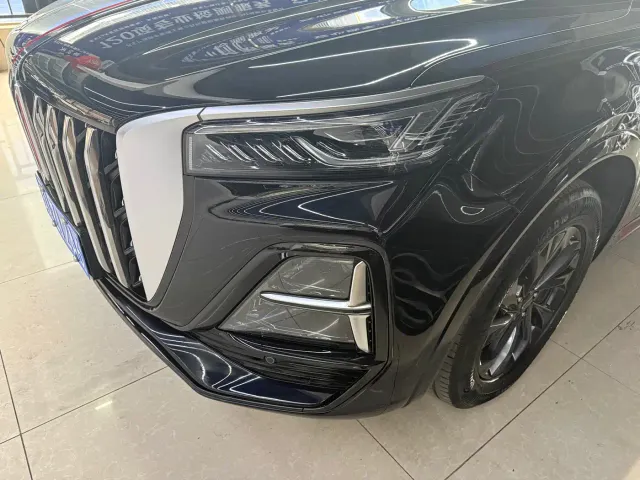 Hongqi HS5 — Фото автомобиля 17