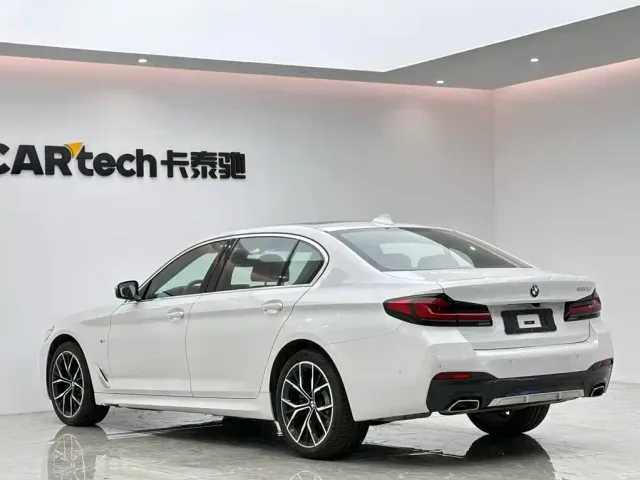 BMW 5 Series — Фото автомобиля 3