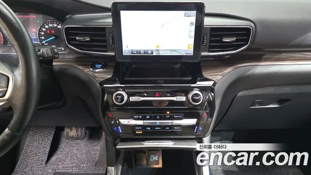 Ford Explorer — Фото автомобиля 14
