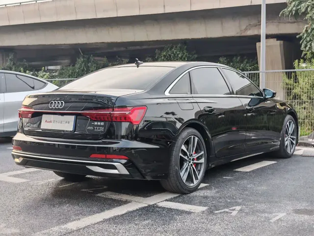 Audi A6L — Фото автомобиля 4
