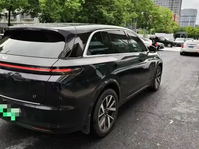 Li Auto L7 — Фото автомобиля 4