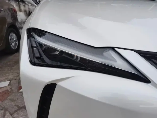 Lexus UX — Фото автомобиля 17