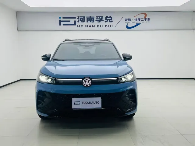 Volkswagen Tiguan L — Фото автомобиля 2