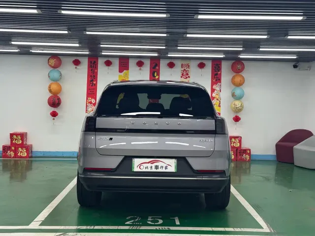 Volvo XC70 Plug-in Hybrid — Фото автомобиля 6