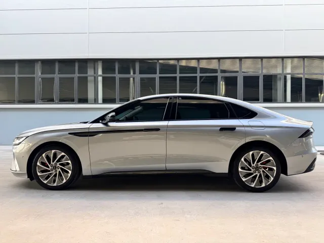 Lincoln Z — Фото автомобиля 7