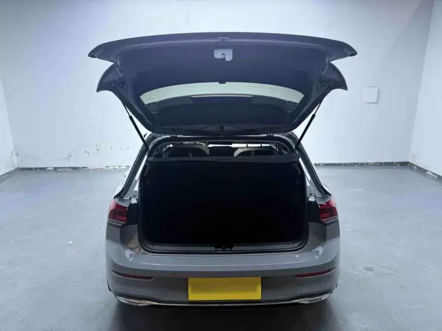 Volkswagen Golf — Фото автомобиля 17
